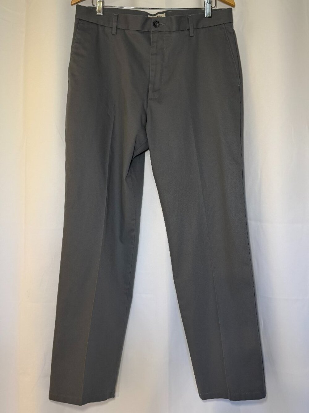 Dockers Classic Fit Dress Pants Mens 34x32 Light Gray Flat Front Straight Leg